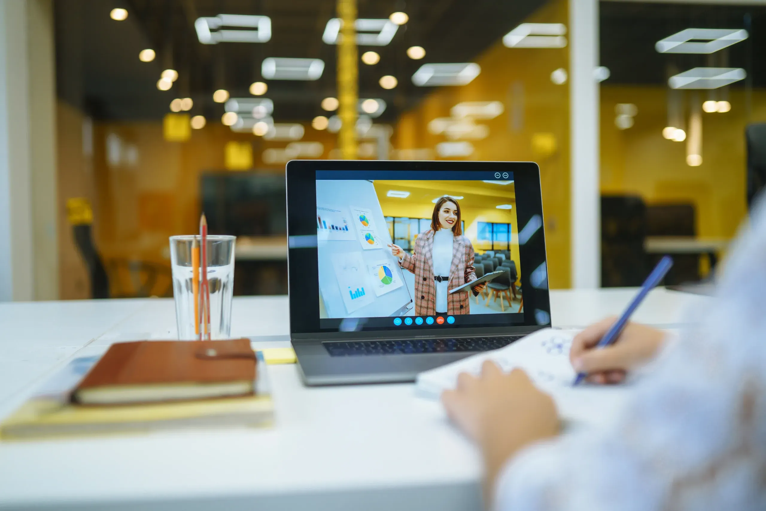 Laptop showing a live online presentation